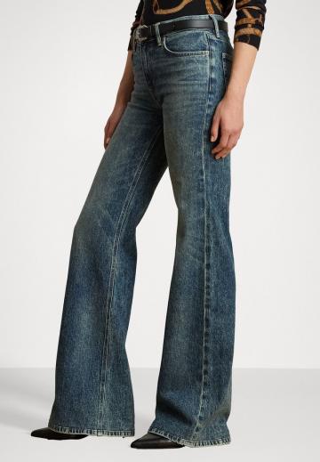 Клешеные джинсы