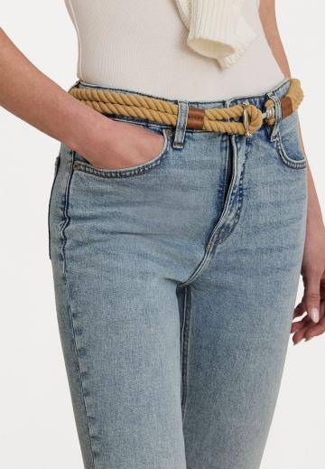 Прямые джинсы