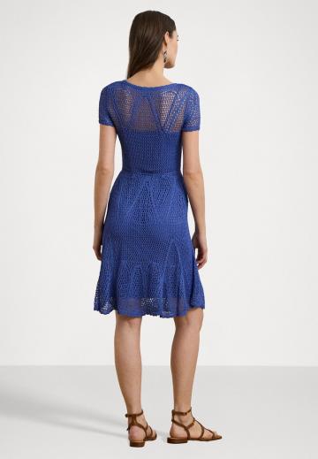 Вязаное платье