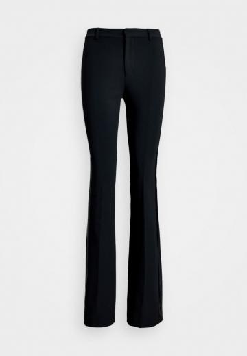 Узкие брюки