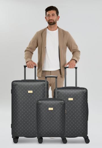 Набор чемоданов