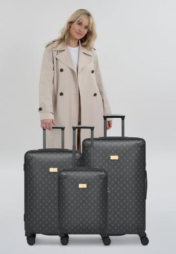 Набор чемоданов