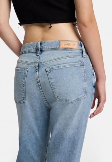 Прямые джинсы