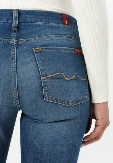 Прямые джинсы