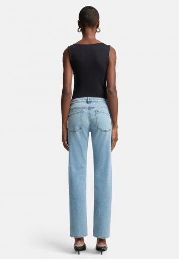 Прямые джинсы