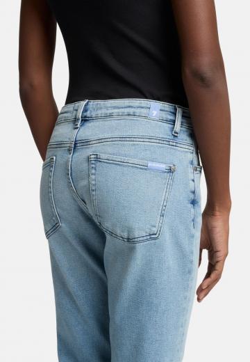 Прямые джинсы