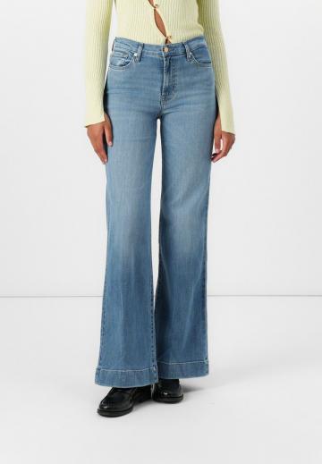 Клешеные джинсы