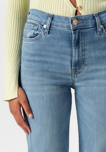 Клешеные джинсы