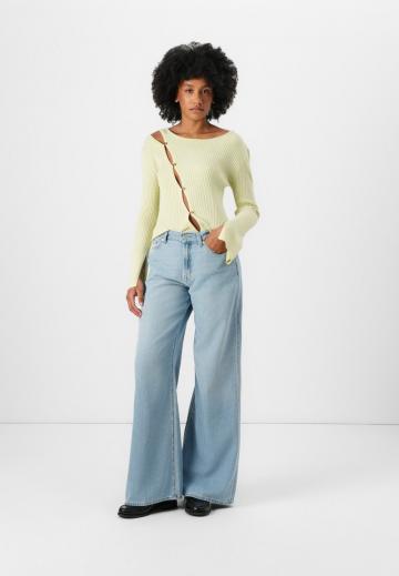 Свободные джинсы