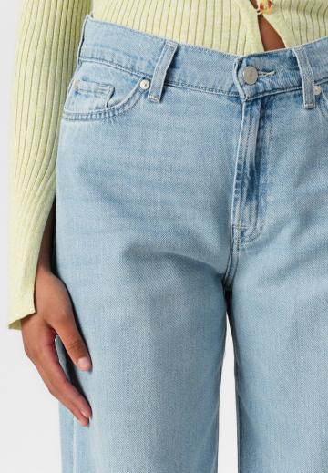 Свободные джинсы