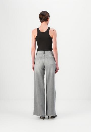 Свободные джинсы