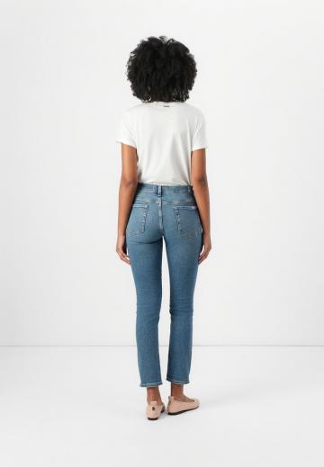 Узкие джинсы