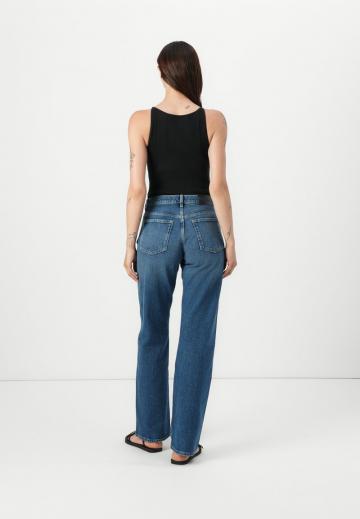 Свободные джинсы