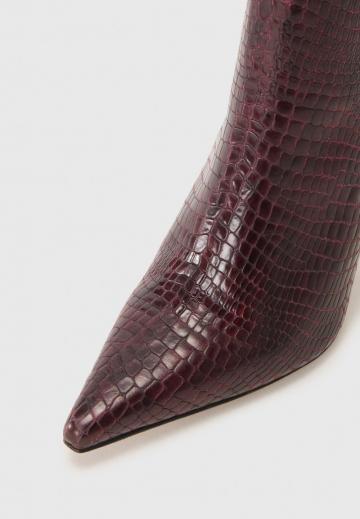 Высокие сапоги