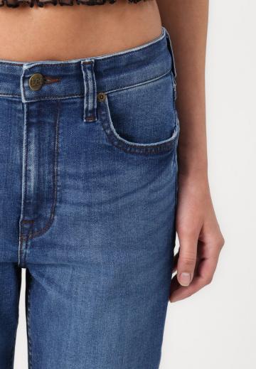 Прямые джинсы