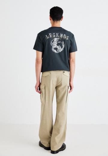 Брюки с накладными карманами