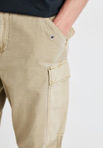 Брюки с накладными карманами