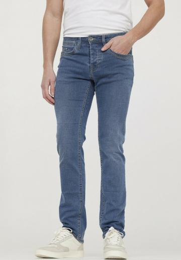 Узкие джинсы
