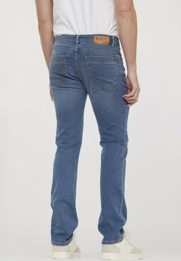 Узкие джинсы