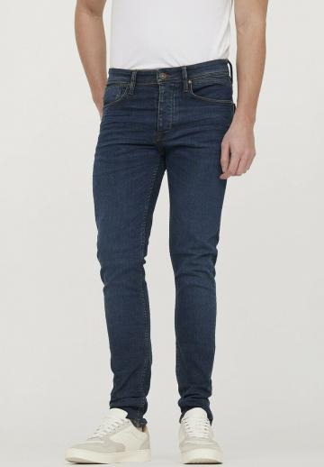 Узкие джинсы