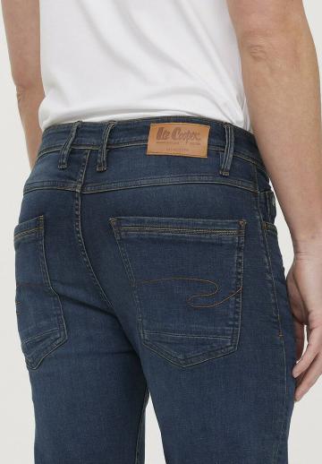 Узкие джинсы