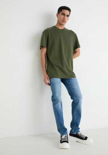 Прямые джинсы