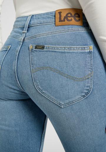 Прямые джинсы