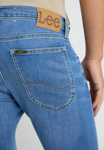 Узкие джинсы