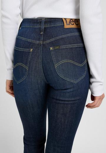 Узкие джинсы