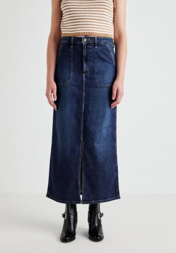 Юбка с накладными карманами