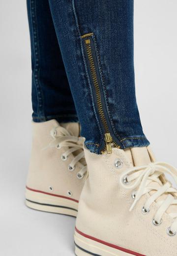 Узкие джинсы