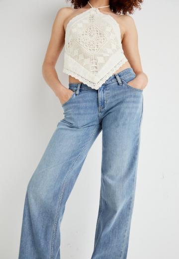 Прямые джинсы