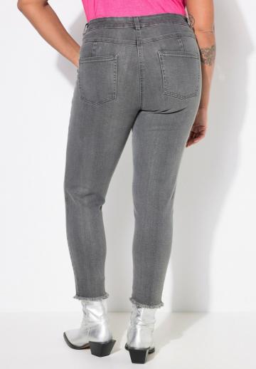 Короткие джинсы
