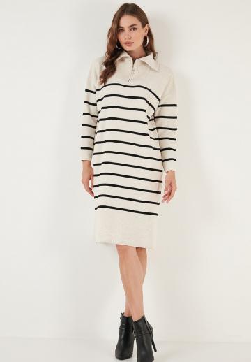 Вязаное платье