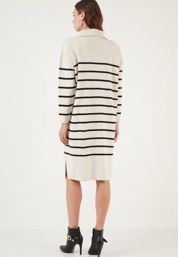 Вязаное платье