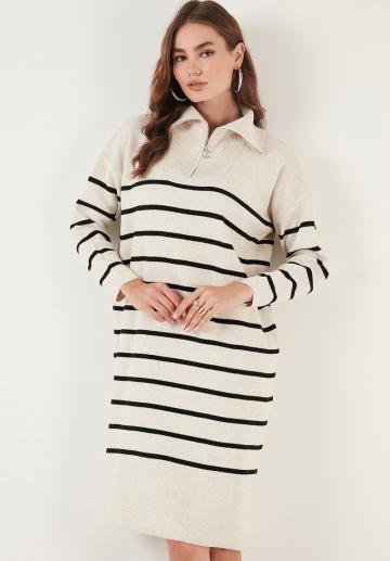 Вязаное платье