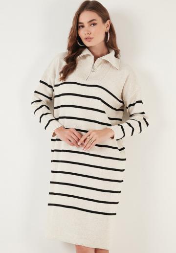 Вязаное платье