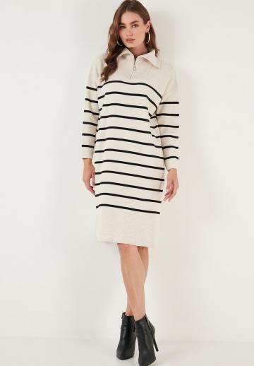 Вязаное платье