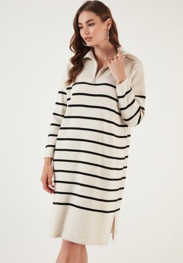 Вязаное платье