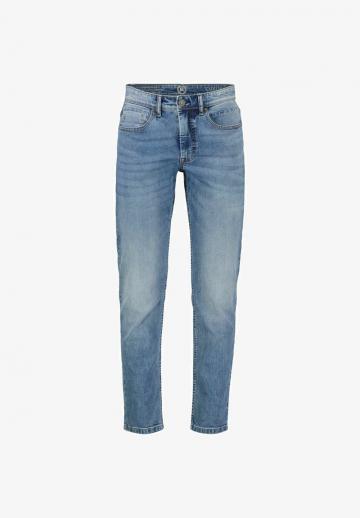 Узкие джинсы