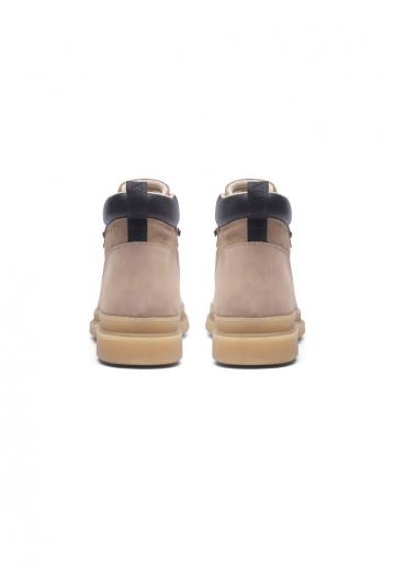 Ботинки на шнуровке