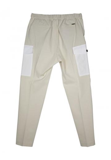 Брюки с накладными карманами