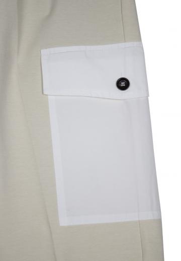 Брюки с накладными карманами