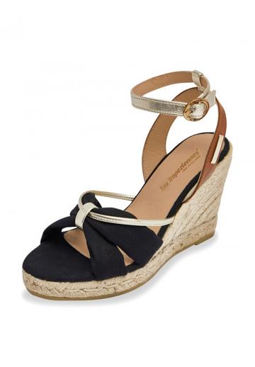 Босоножки на танкетке