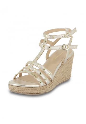 Босоножки на танкетке