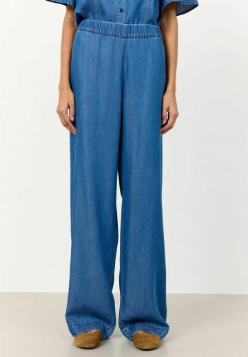 Свободные джинсы