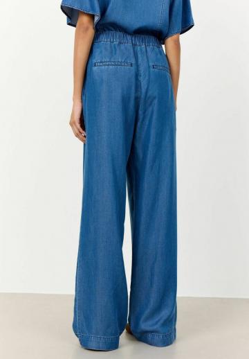 Свободные джинсы