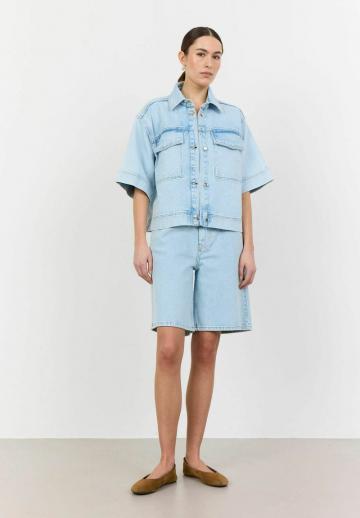 Джинсовая куртка