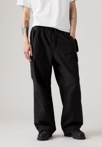 Брюки с накладными карманами