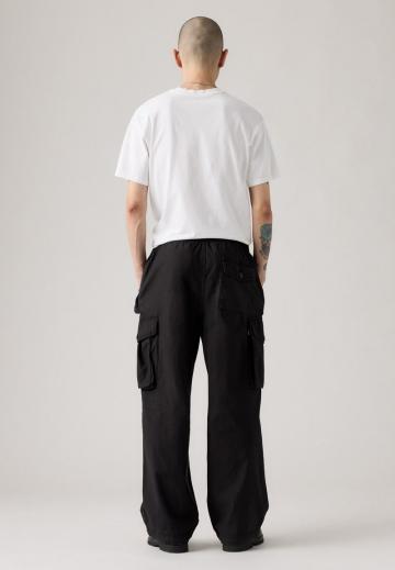 Брюки с накладными карманами